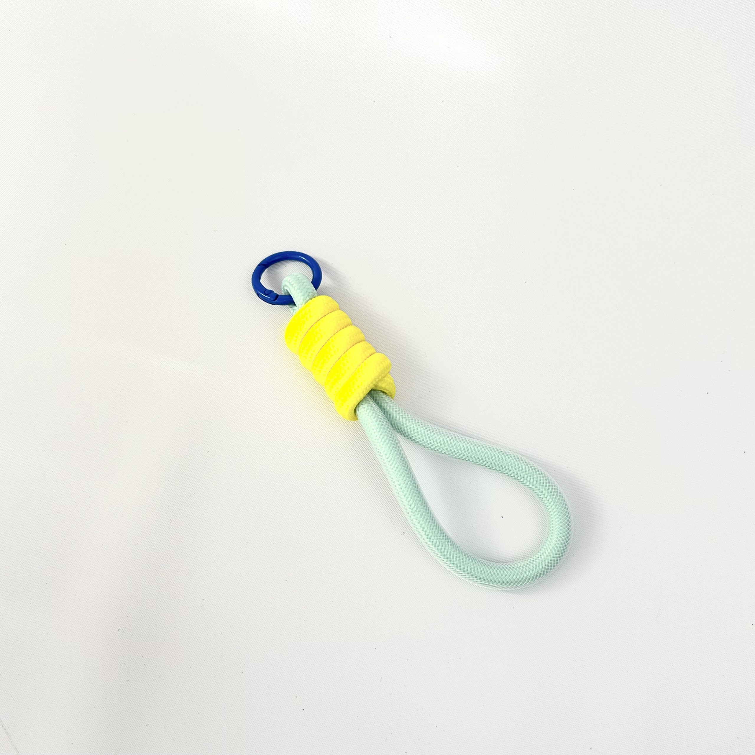 Charm Nudo Amarillo